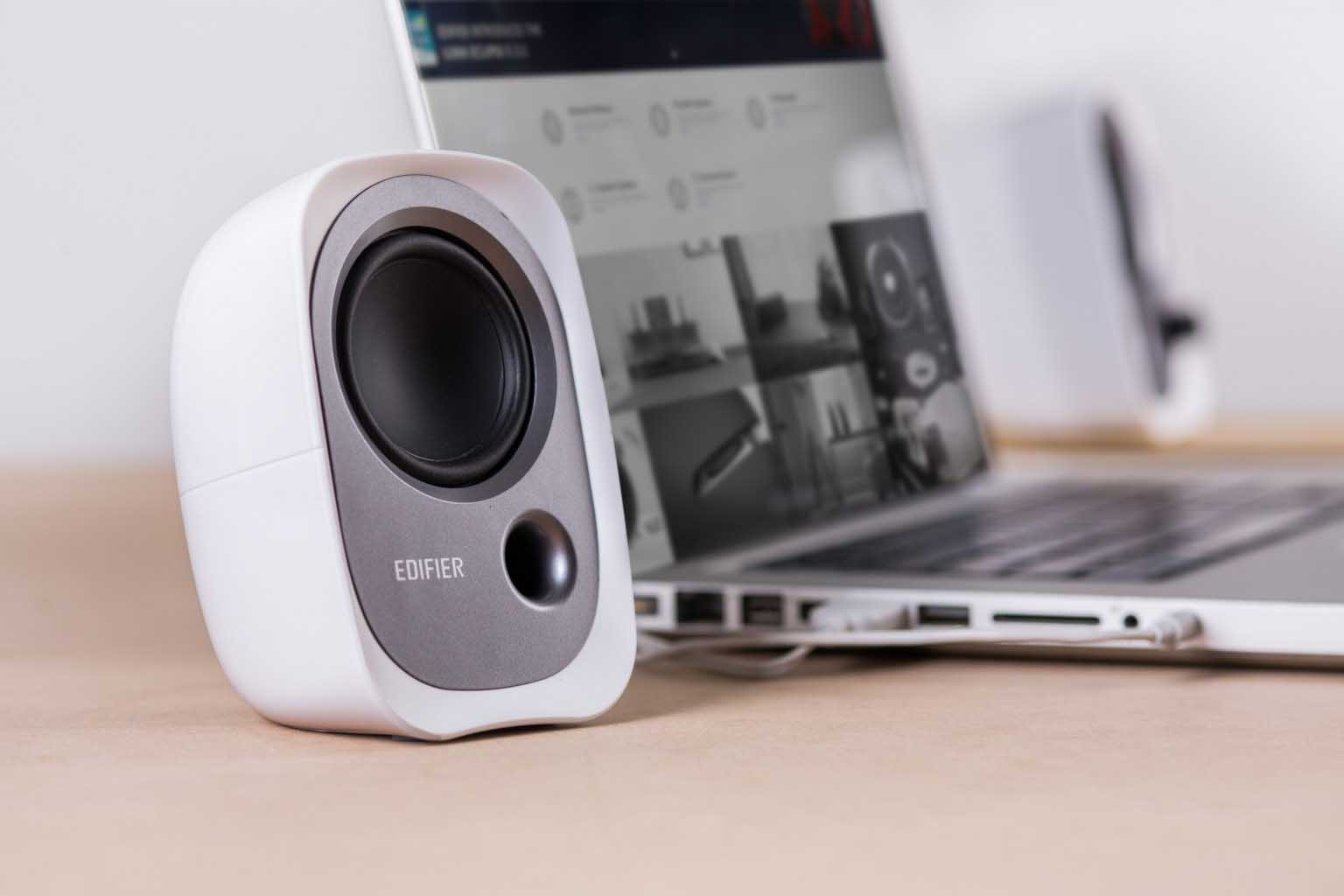 EDIFIER R12U với thiết kế đơn giản