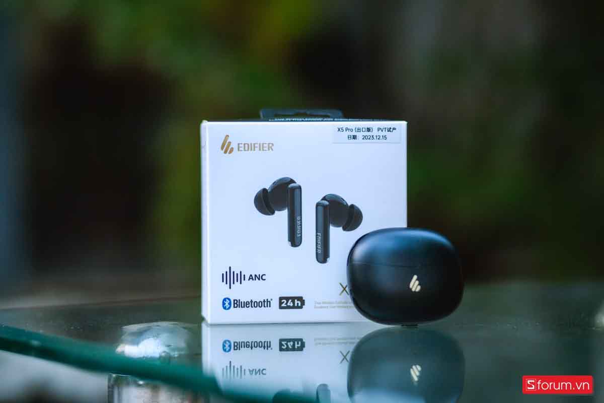 Đánh giá EDIFIER X5 Pro: Hộp được thiết kế với tông màu đơn giản