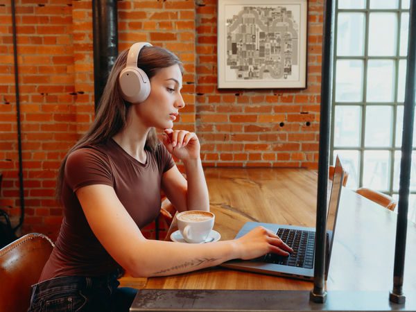 Tai nghe bluetooth