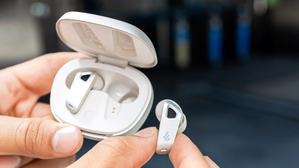 Tai nghe Bluetooth