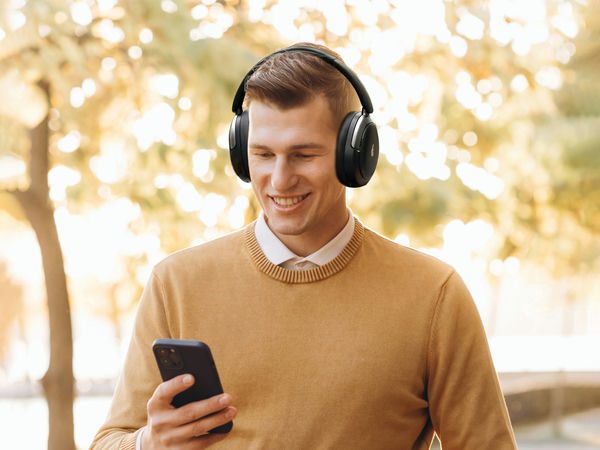 Tai nghe Bluetooth