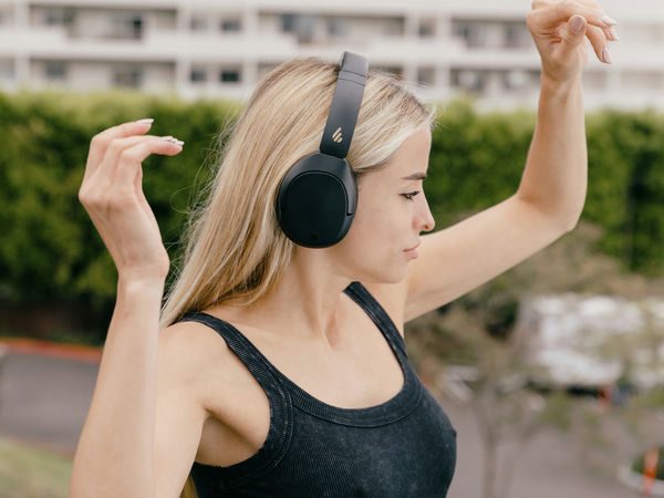 Tai nghe Bluetooth