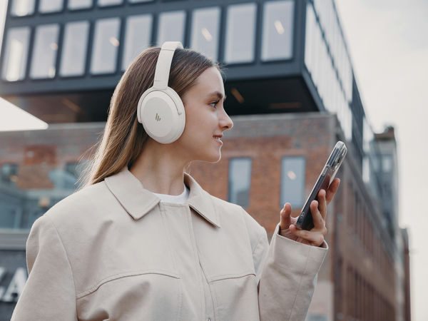 Tai nghe Bluetooth
