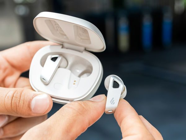 Tai nghe Bluetooth