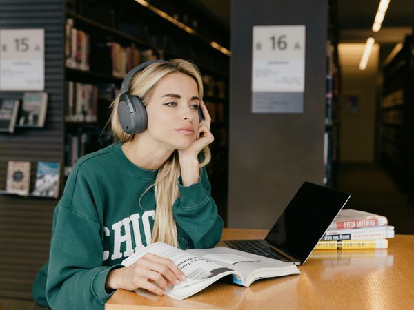 Tai nghe Bluetooth