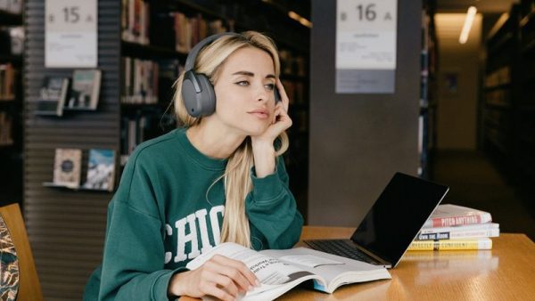 Tai nghe Bluetooth