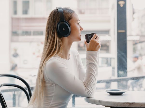 Tai nghe Bluetooth