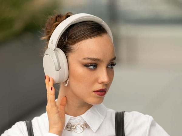 Tai nghe Bluetooth