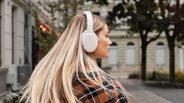 Tai nghe Bluetooth
