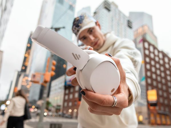 Tai nghe Bluetooth