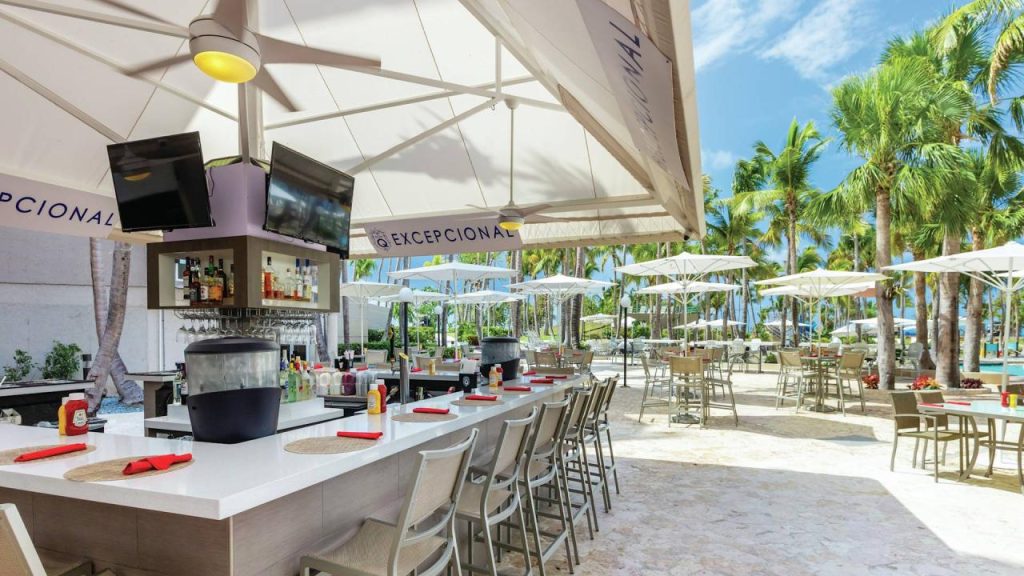 El Bohio Sports și Pool Bar - Hotelul Hilton Ponce Golf & Casino Resort